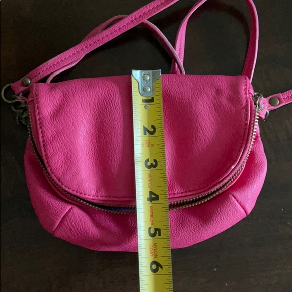 UO Pink and Blue faux-leather crossbody bag - Picture 8 of 9